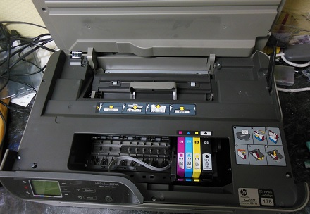 HP Deskjet 3070A не печатает черным