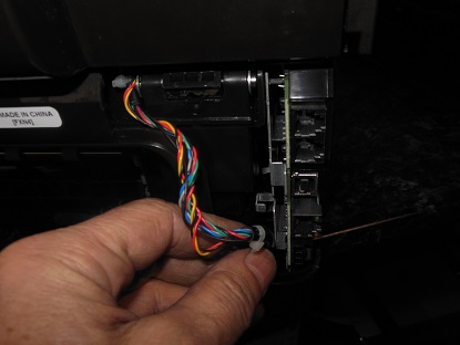 вынимаем кабели сканера