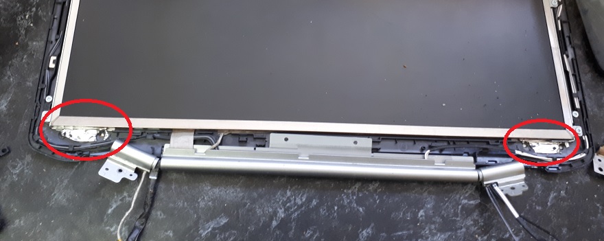 Ремонт крышки ноутбука сломал пластик крышки и ремонт петель на ноутбуке в москве
