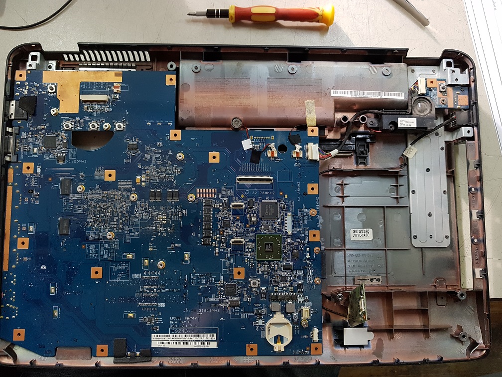 ремонт Acer 7540g черный экран