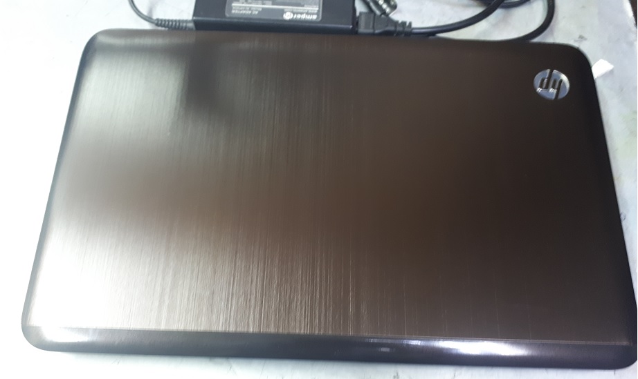 БУ ноутбук HP Phenom II 960 сверху