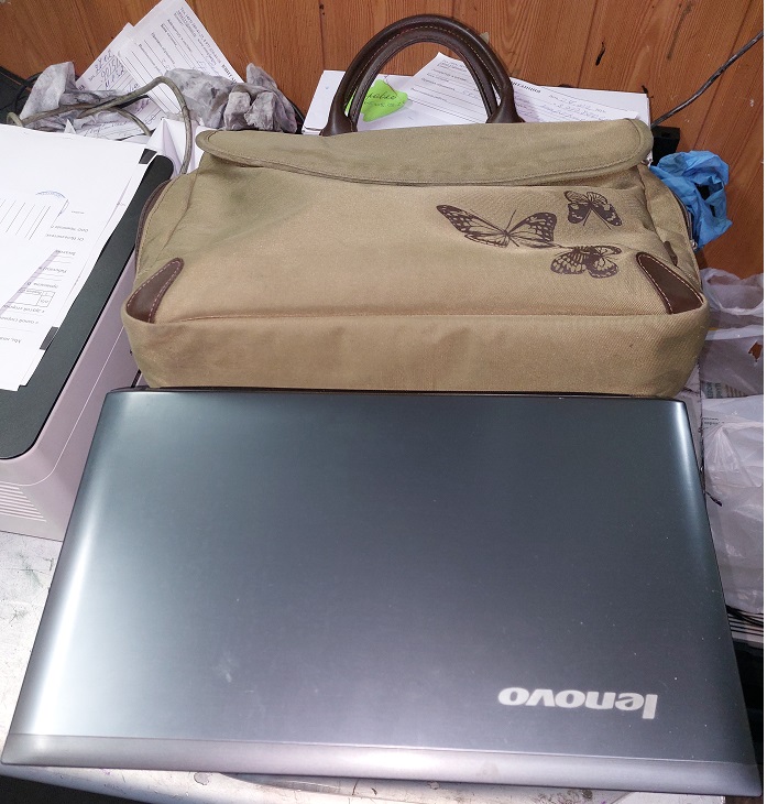 Ноутбук Lenovo Z560 БУ с сумкой