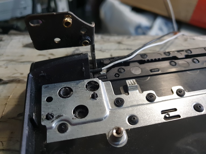 сломанный старый топкейс Acer Aspire 7